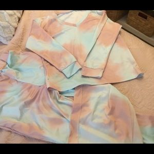 Matching lounge set size medium. Never worn